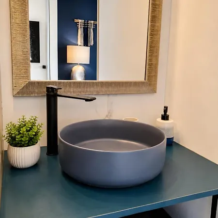 Bleu D'azur Vue Accès Privé Parking *